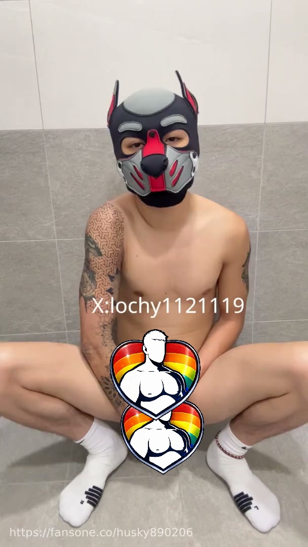刺青精壮犬
